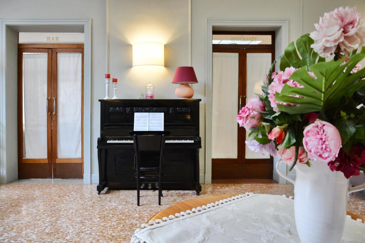 Hotel Touring Wellness & Beauty フィウッジ エクステリア 写真