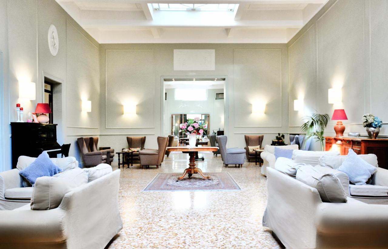 Hotel Touring Wellness & Beauty フィウッジ エクステリア 写真