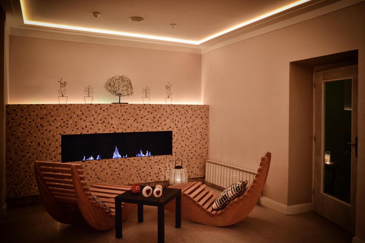 Hotel Touring Wellness & Beauty フィウッジ エクステリア 写真