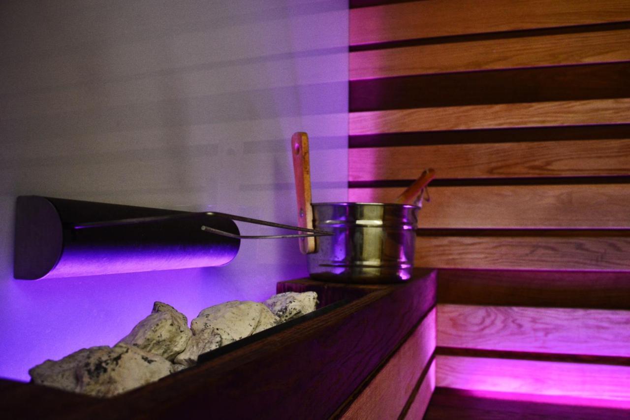 Hotel Touring Wellness & Beauty フィウッジ エクステリア 写真