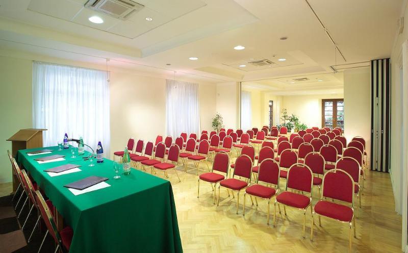 Hotel Touring Wellness & Beauty フィウッジ エクステリア 写真