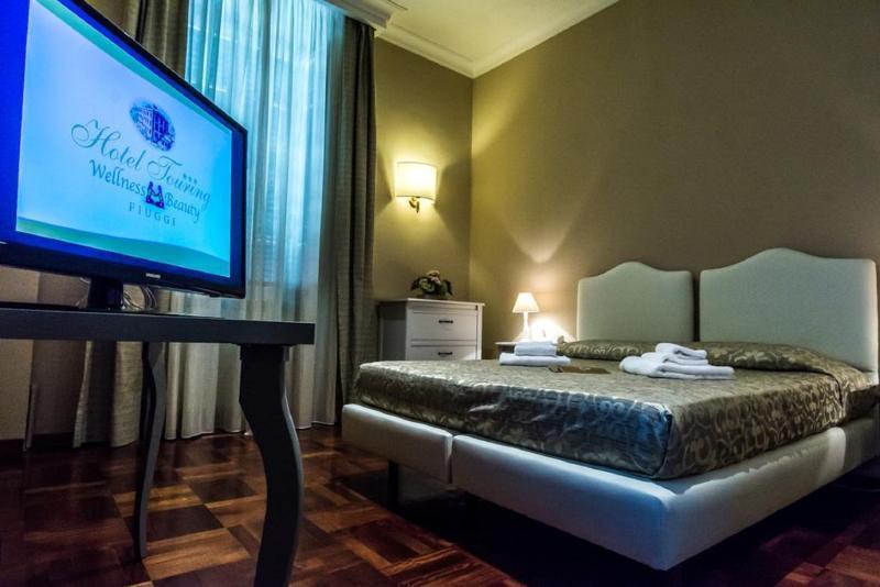 Hotel Touring Wellness & Beauty フィウッジ エクステリア 写真