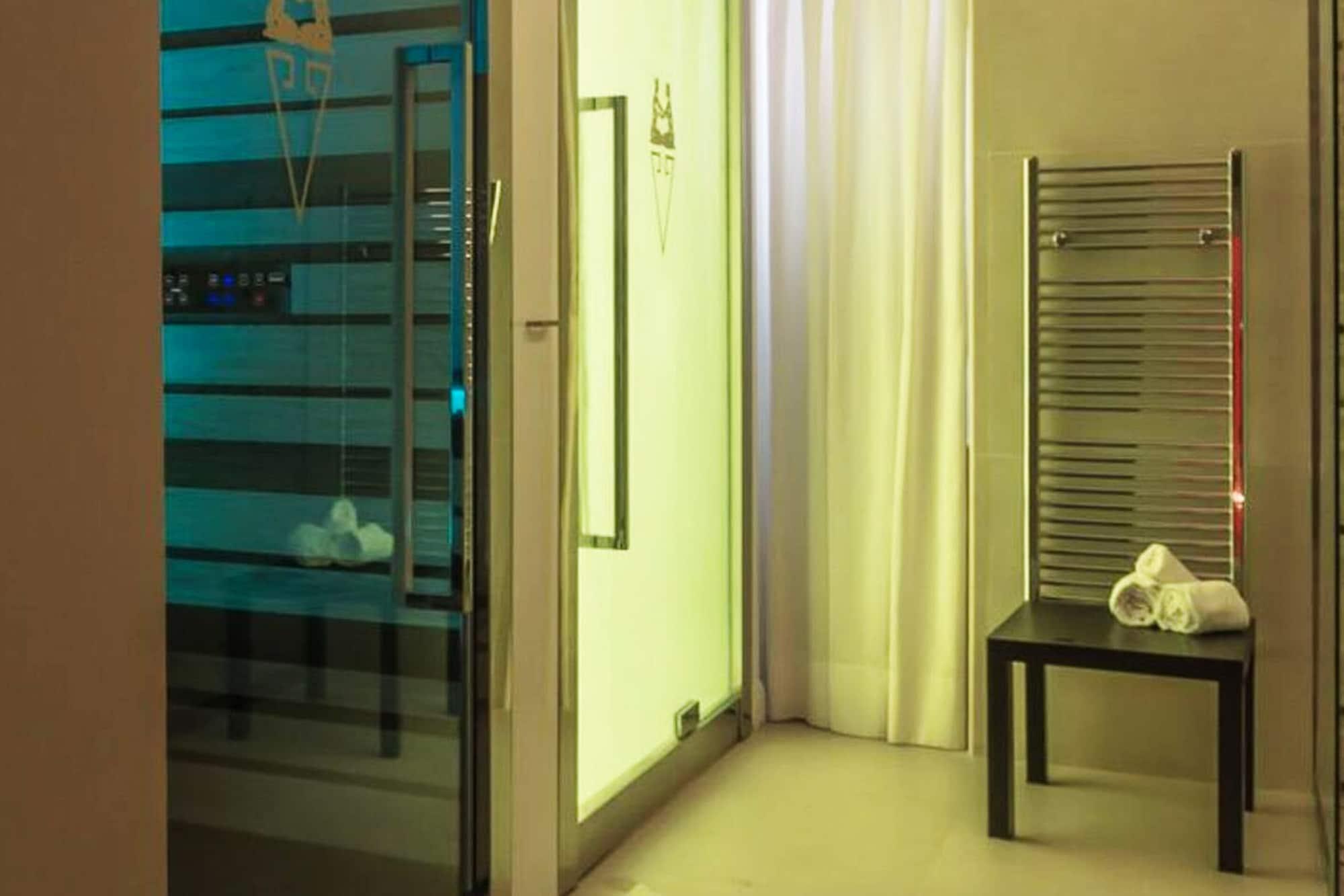 Hotel Touring Wellness & Beauty フィウッジ エクステリア 写真